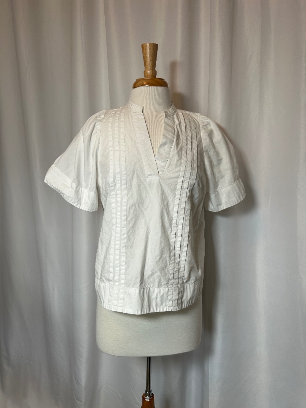 ANTRHOPOLOGIE WHITE POPLIN V-NECK PINTUCK BLOUSE - SIZE 8